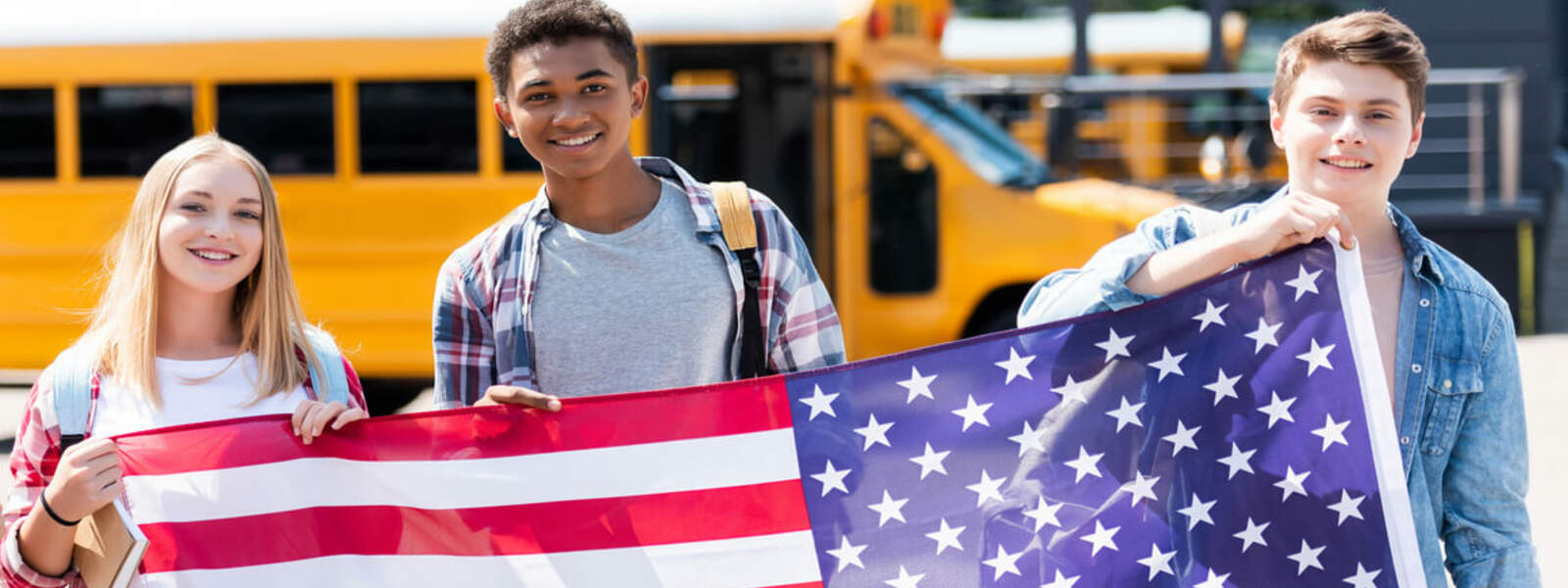 Schüleraustausch USA – Kosten, Fristen und mehr (2023)