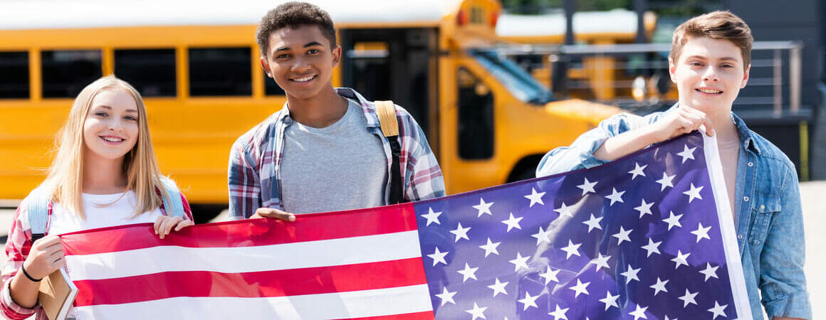 Schüleraustausch USA – Kosten, Fristen und mehr (2023)