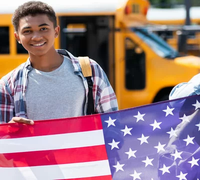 Schüleraustausch USA – Kosten, Fristen und mehr (2023)