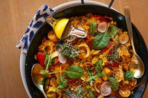 Paella in Spanien genießen