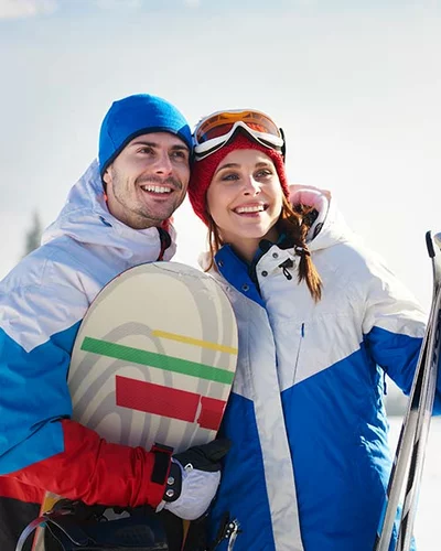 Das Wichtigste zu Reiseversicherungen für Skilager und Skiurlaub