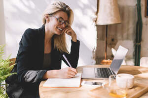 Was kostet Work & Travel – und wie finanzieren Sie es?