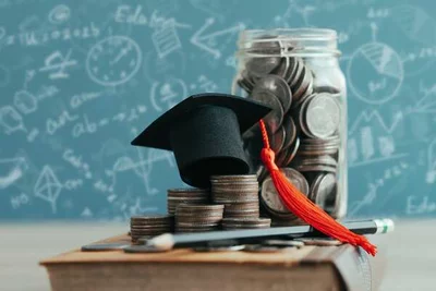 Wie viel kostet es in Frankreich zu studieren?